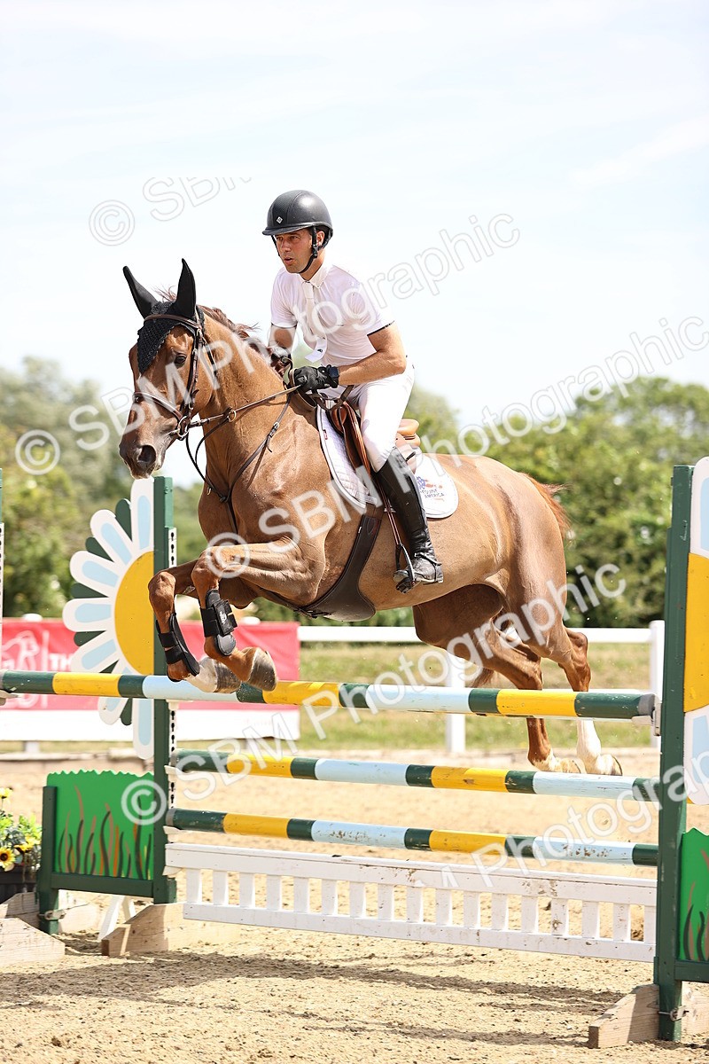 SBM_000713 - Class 15 - Redpost Equestian Senior Foxhunter - 1.20m