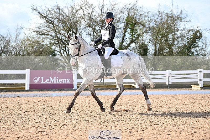 240324A-145349-04104 - Novice 27, 14.30 to 15.25