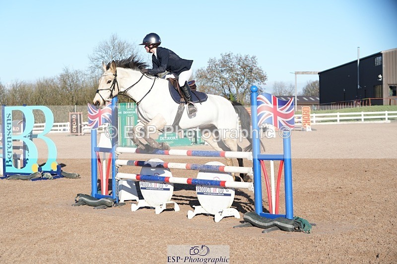 251130-115623-01117 - Cls 6 Blue Chip Pony Newcomers & 1m Open