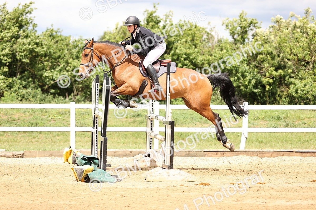 SBM_003137 - Class 11 - Senior Newcomers - 1.10m