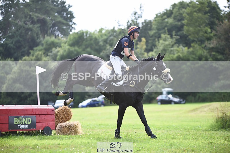 240804-155002-18799 - 616-Max_Forster-HEVANS_ROYAL_REVOLUTION