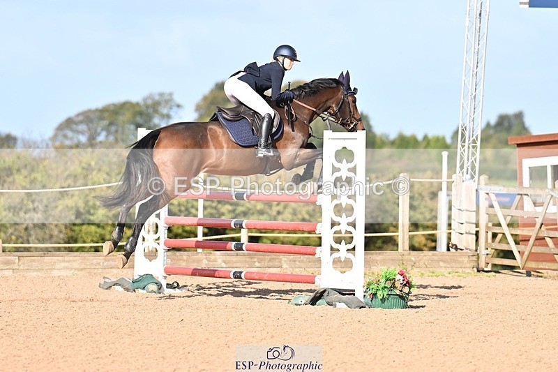 251005-103652-02809 - Cls 15 Foxhunter and 1.20m
