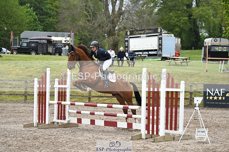 230512-093253-00335 - Cls 10 Snr 85cm Schooling