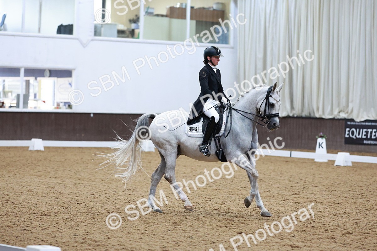 SBM_020947 - Class 13 - FEI INT I - 16.26-17.14