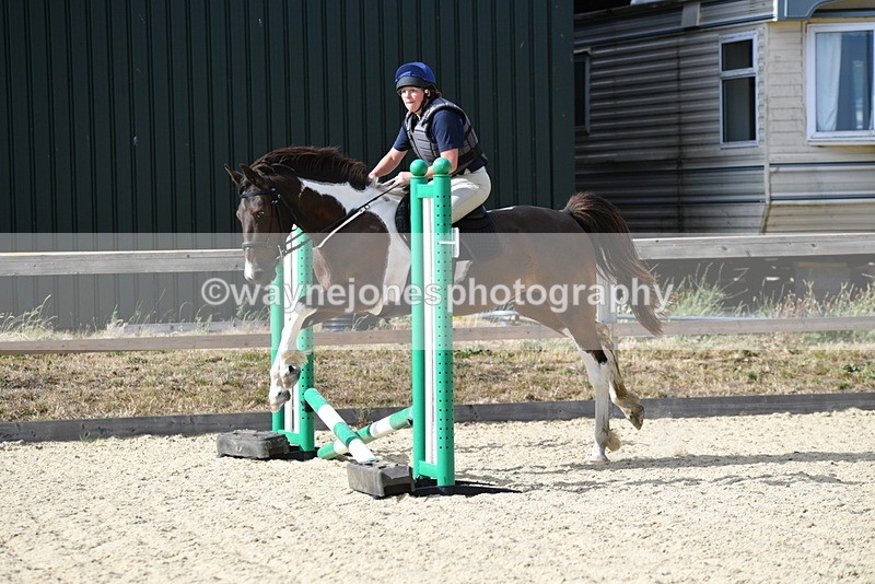 WJ5_5618 - Poles off the floor