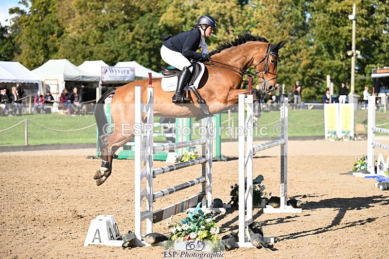 251024A-125300-10502 - C-240-Issy.Hollidge