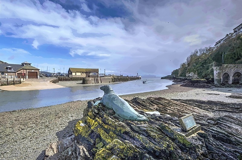 Nelson looking out to sea - Looe