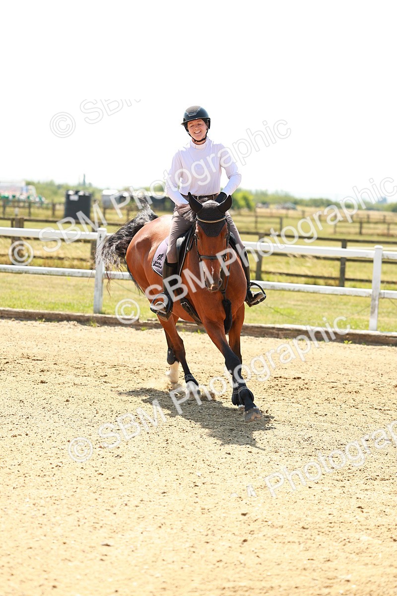 SBM_001580 - Class 4 - Senior Newcomers - 1.10m