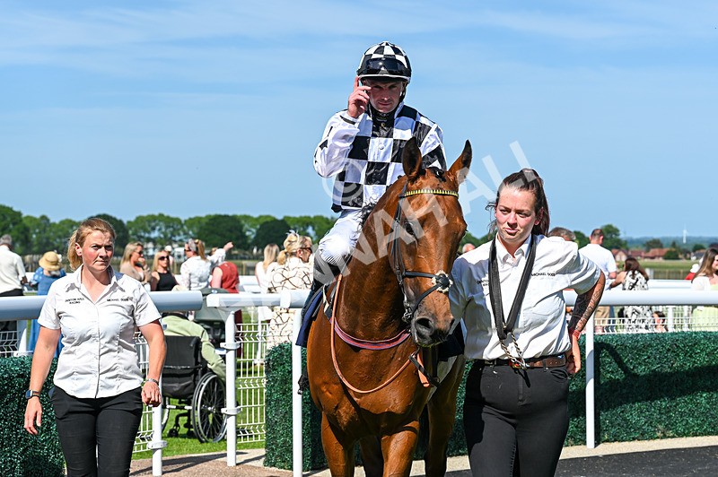 300526-Race 5-Glenfinnan-6530 - Race 5 16.00pm Happy Birthday Colin 'Spud' Stamford Handicap