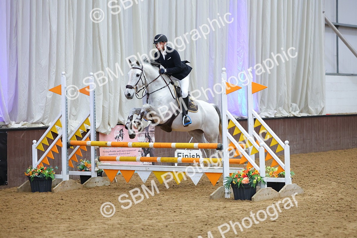 SBM_009805 - Class 20 - Senior British Novice/ 90cm Open - First Round (0.90m)