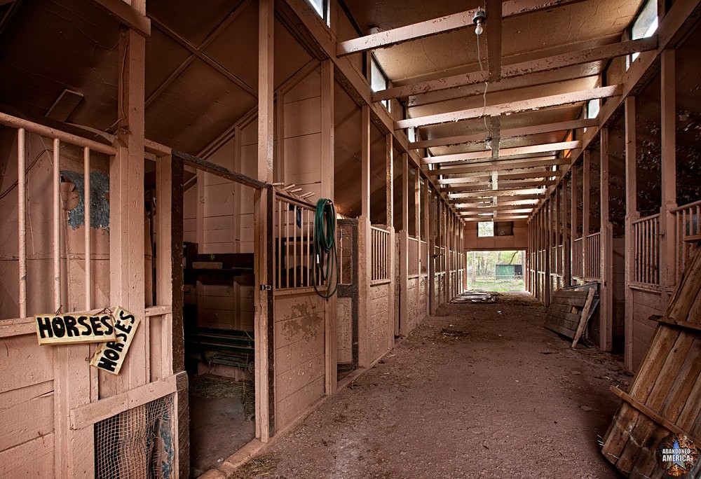 Catskill Game Farm (Catskill, NY) | Horse Stables - Catskill Game Farm