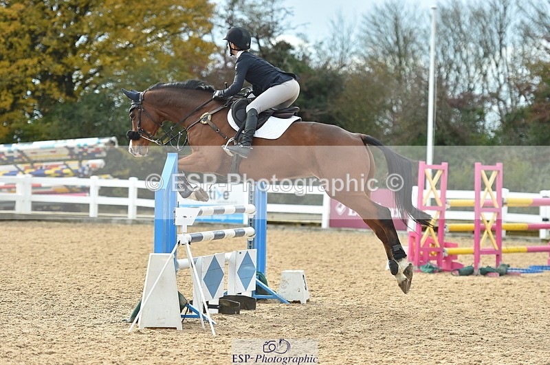 231111A-124610-01954 - Cls 12 Newcomers & 1.10m Open