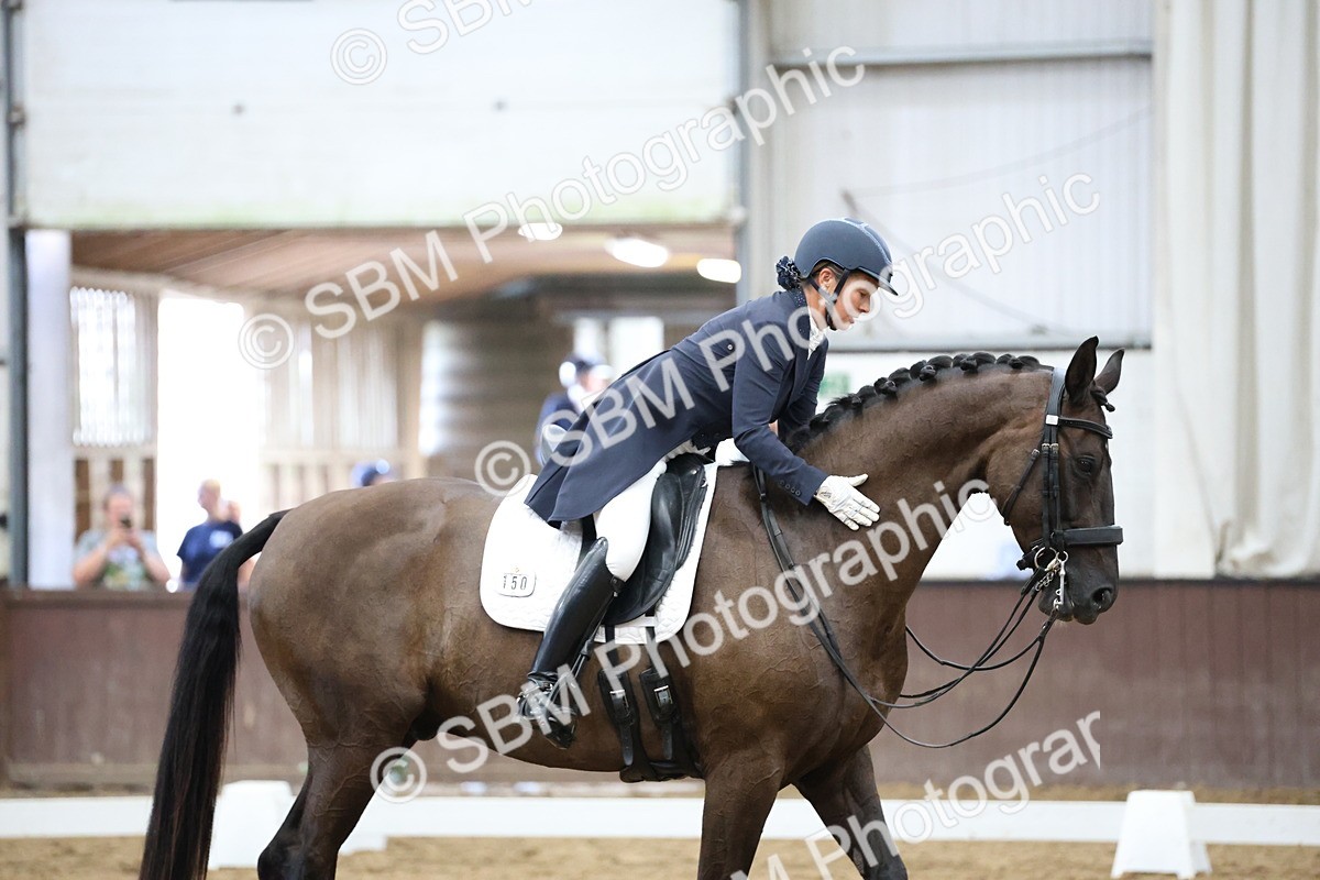 SBM_004731 - Class 9 - FEI Inter 1 Gold - 16.59-17.47
