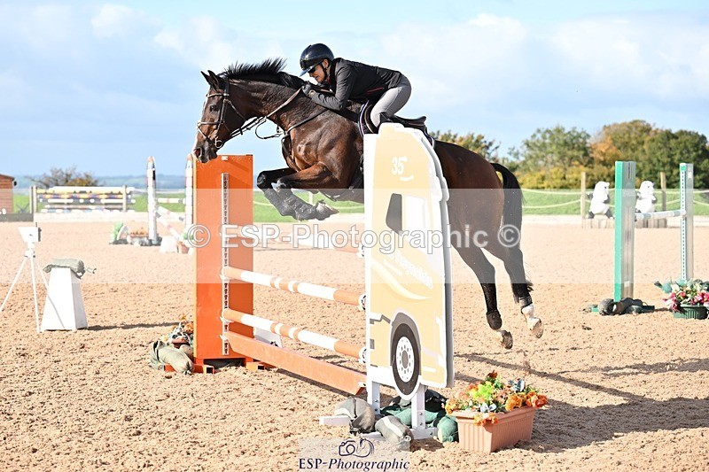 251005-104109-02828 - Cls 15 Foxhunter and 1.20m