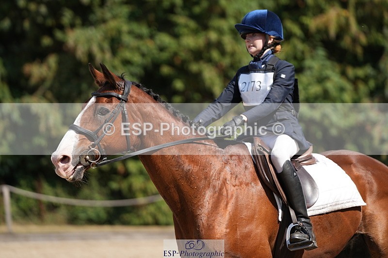 250824A-145630-38500 - 2173-Esmae.Leonard-Red