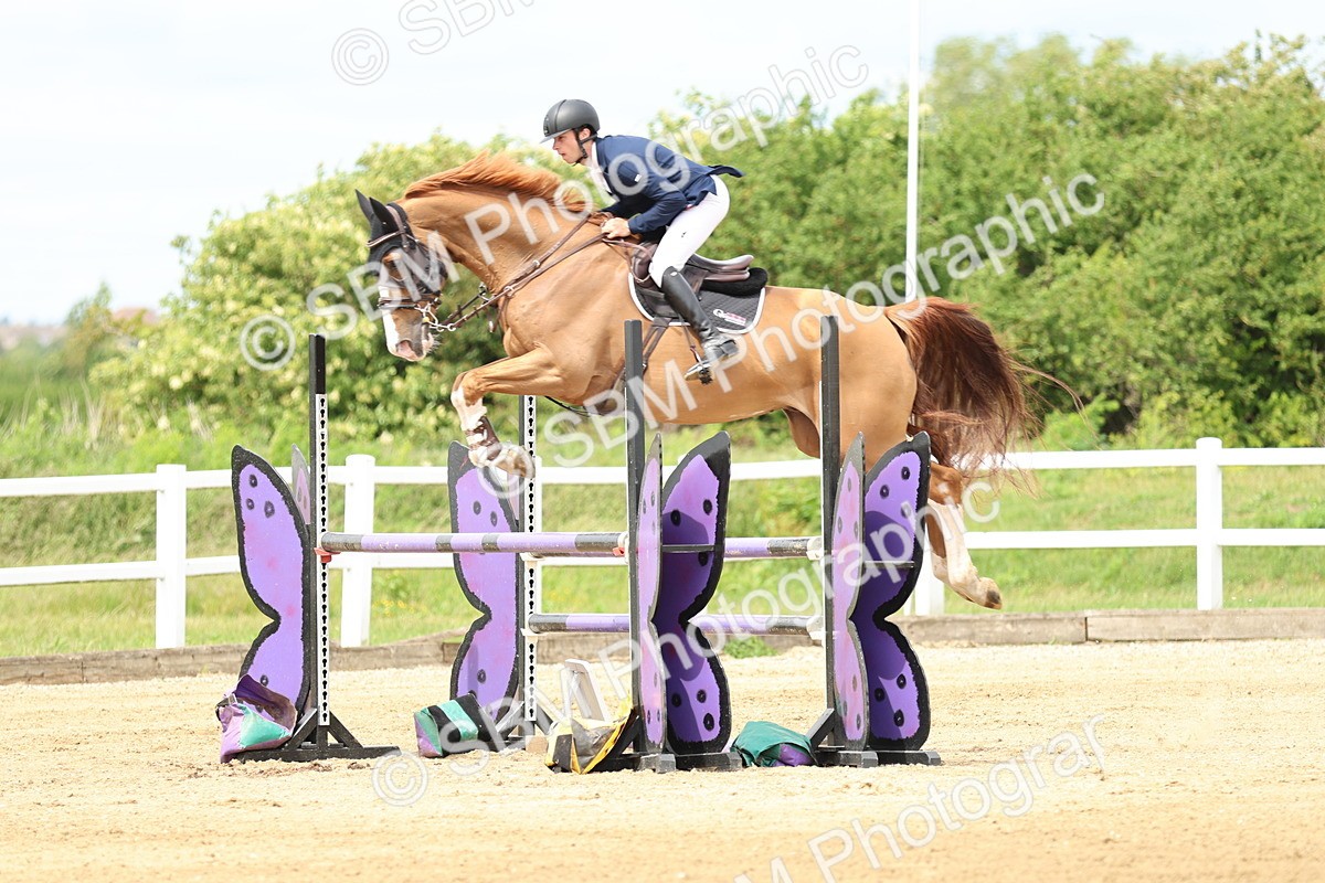 SBM_001010 - Class 4 - Senior Newcomers - 1.10m