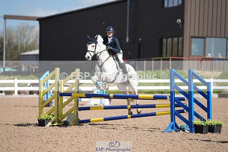250329-104839-03726 - Cls 20 British Novice and 90cm