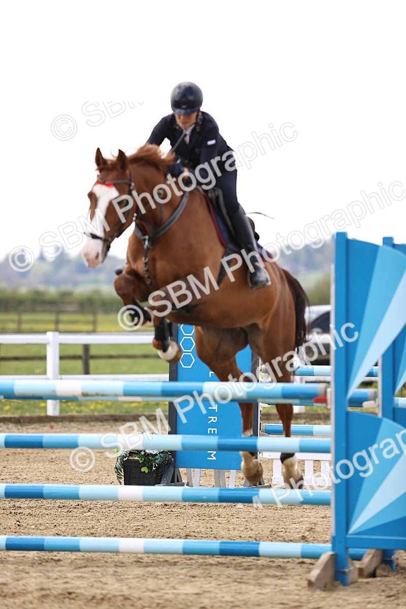 SBM_002215 - Class 11 - Senior newcomers - 1.10m