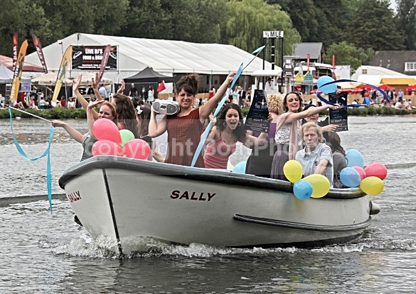 090704 SALLY IMG_7767 - HENLEY REGATTA  SATURDAY 4th JULY 2009