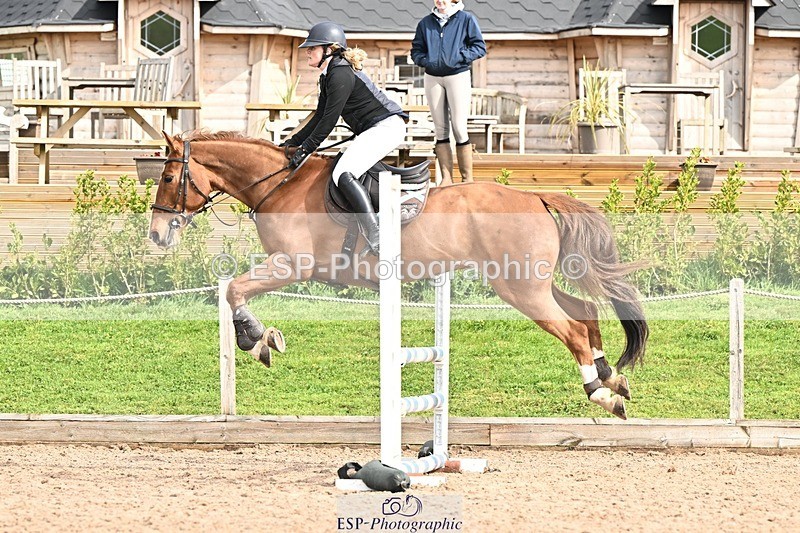 250416-101438-00251 - Cls 1 British Novice and 90cm