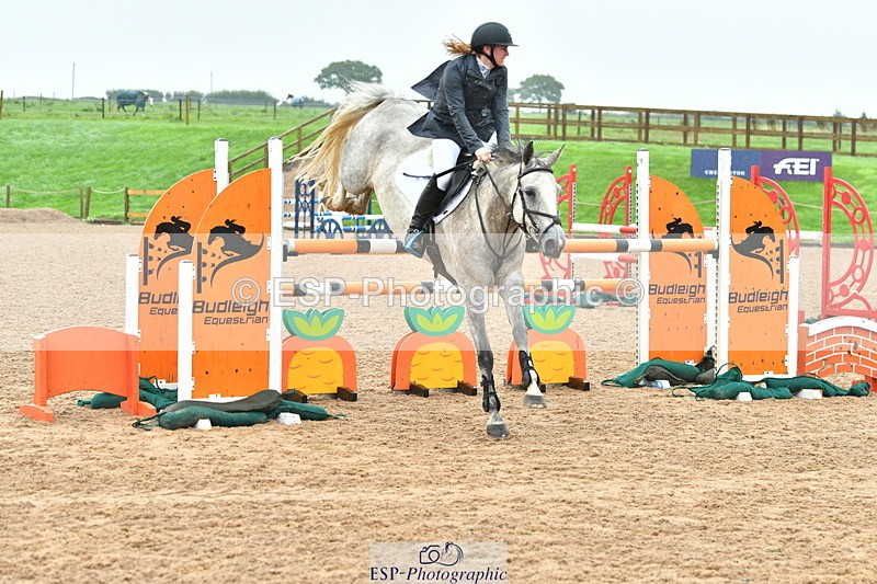 230805A-104324-00195 - Cls 2 Snr Newcomers & 1.10m Open