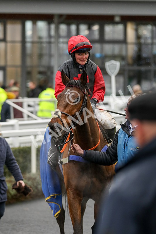 281223-Race 1-Trac-3045 - Race 1