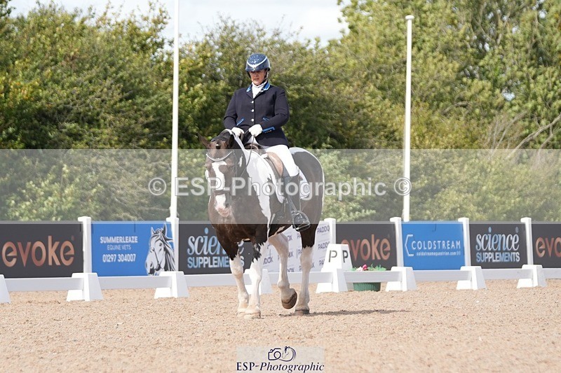 250906-135208-03411 - 106-Lucy.HamblettGalliano.Gold.Dust