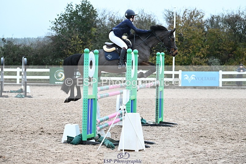231118A-140011-03244 - Cls 9 Foxhunter & 1.10m Open