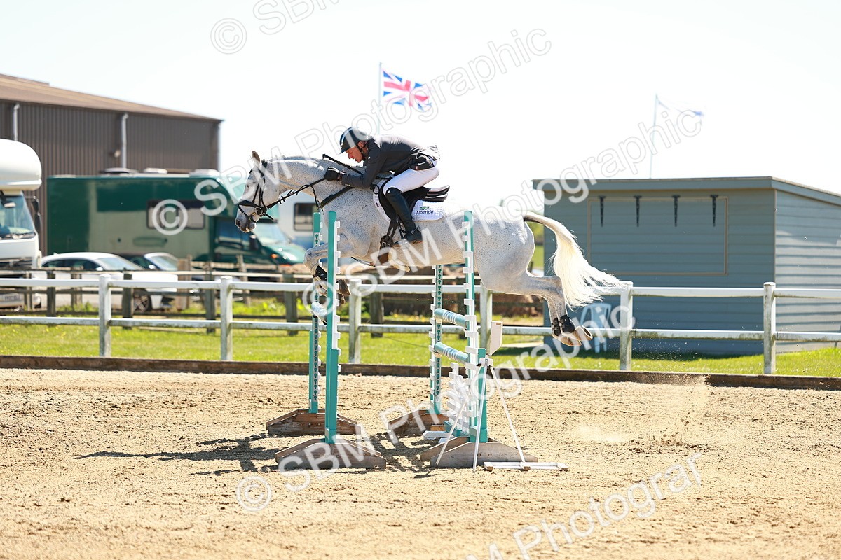 SBM_001519 - Class 5 - Senior Foxhunter - 1.20m
