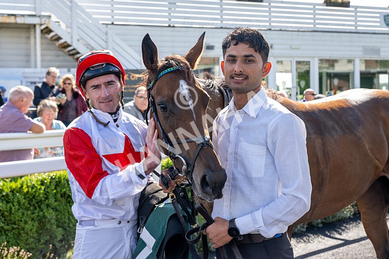 080926-Race 2-Queen Sana-1332 - Race 2 2.28pm Racing TV Club Day Restricted Maiden Stakes