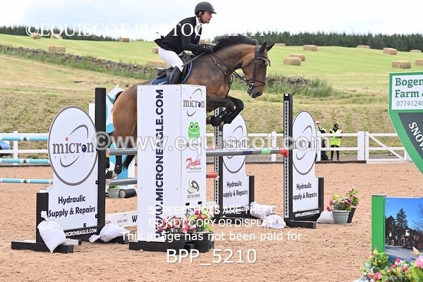 BPP_5210 - CLASS 8 THURS HOYS GFS Saddles Senior Newcomers Second Round