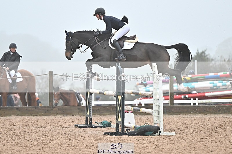 241103A-102719-06650 - SUN Cls 18 British Novice and 90cm Open