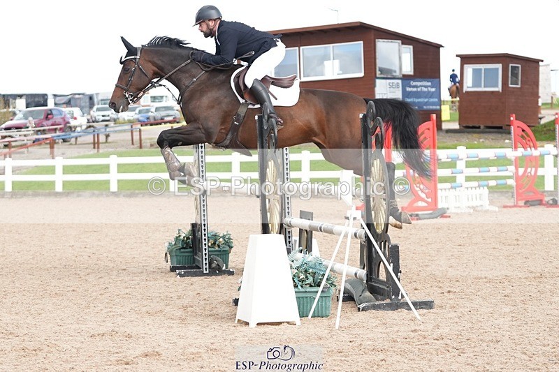 251005-133112-03559 - Cls 27 1.05m Amateur Qualifier