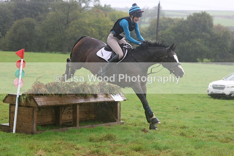 3E7A1909 - Class 4: 80cm: Box