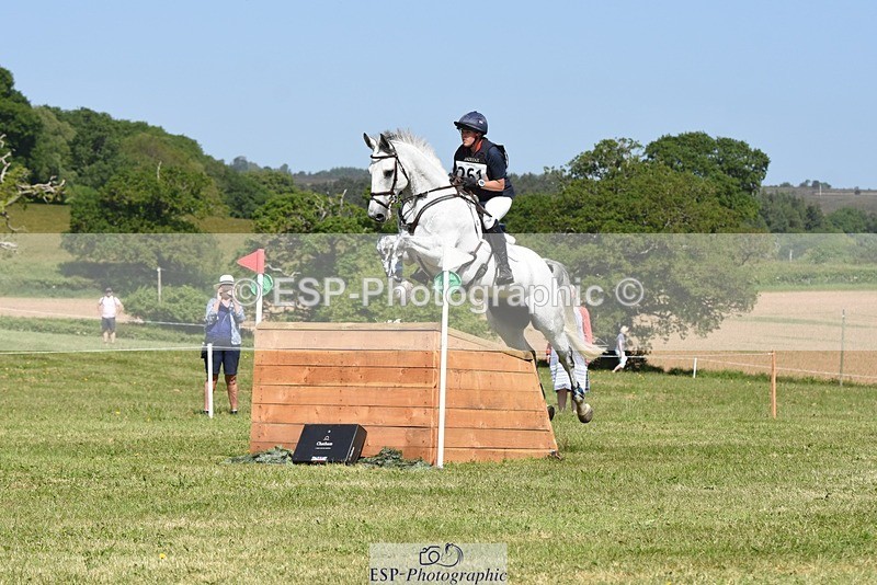 230527-104332-08709 - 261-COOLEY_NOW_OR_NEVER-Georgina_Herrling-XC