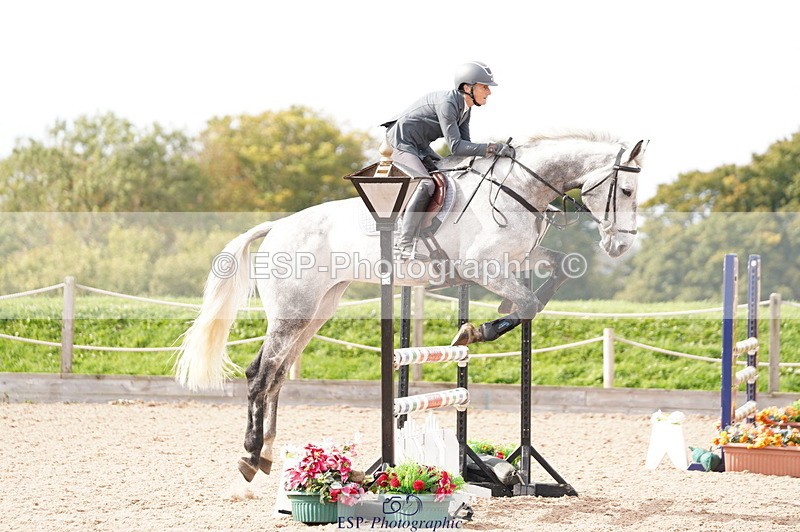 241004A-131040-00548 - Fri 03 Snr Newc & 1.10m Open