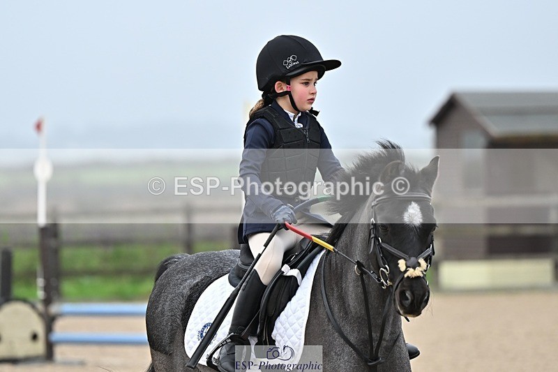 241110-095037-00098 - 40cm Showjumping