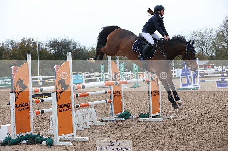 231112A-133213-04521 - Cls 20 Newcomers & 1.10m Open