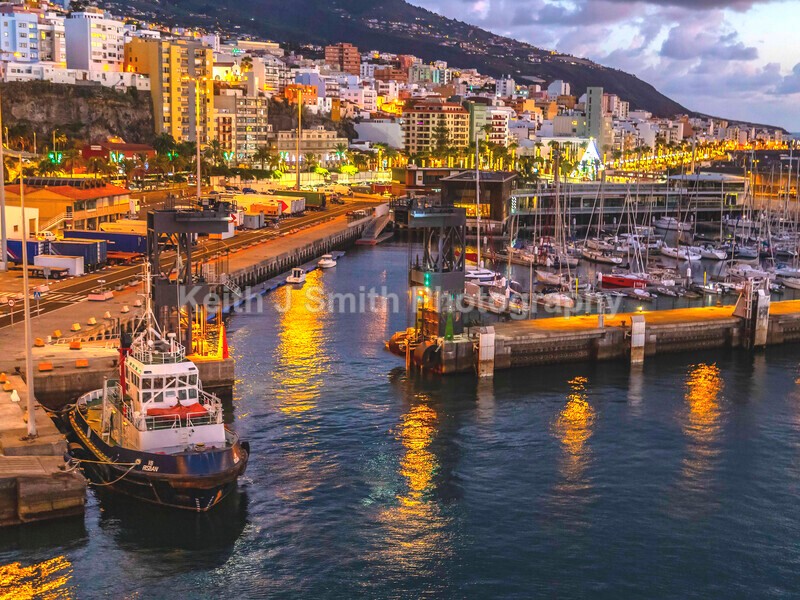 7KJS0097 - Ambition show team