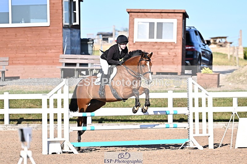 250708A-183755-00605 - 90cm Classes