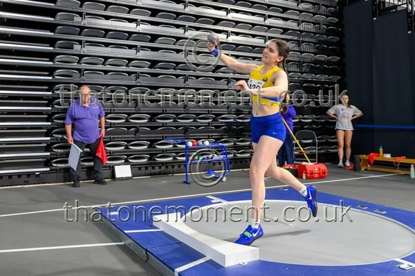 AgeInd25SAT-921295 - Field Female