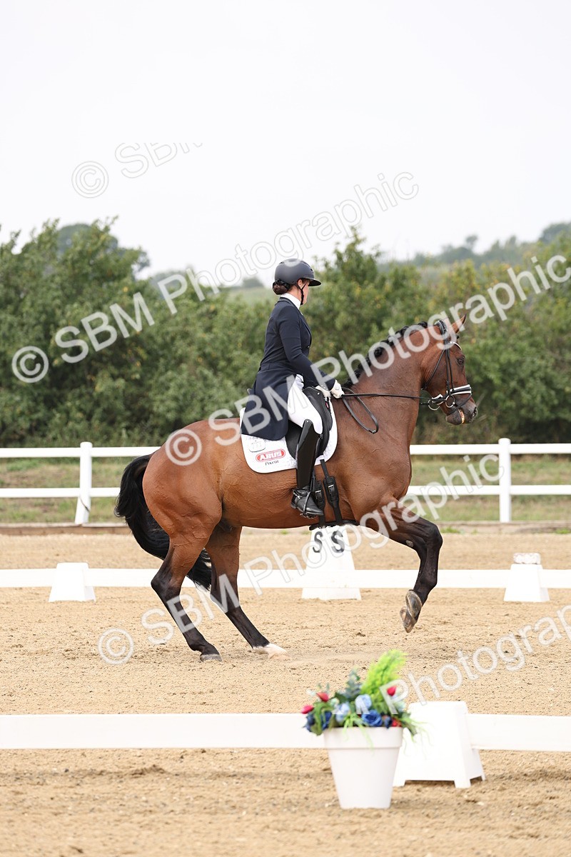 SBM_007473 - Class 9 - FEI INT I - 14.57-15.45