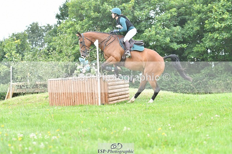 240803-113237-03214 - 005-Laura_Keam-DIAMOND_CRUISE_ON