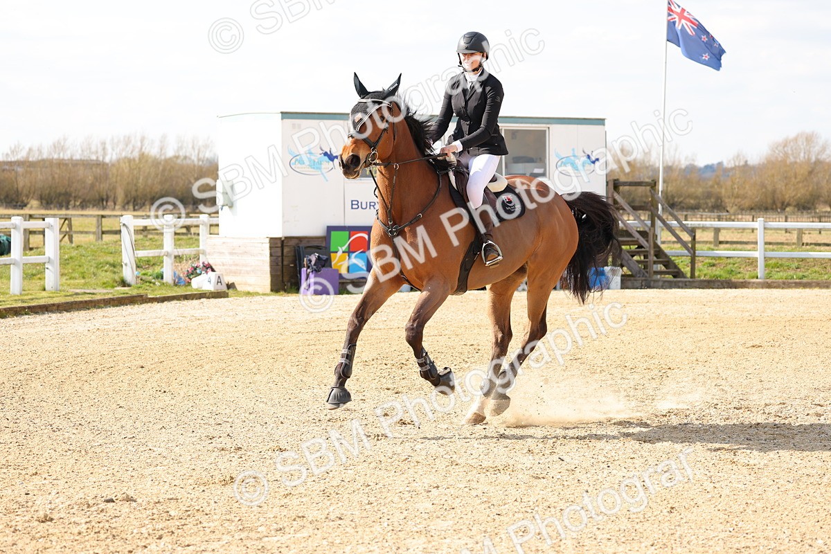 SBM_001427 - Class 4 - Senior Newcomers - 1.10m