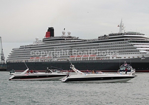 120605 SUNSEEKERS  QUEEN VICTORIA IMG_7702 - THREE QUEENS MEET IN SOUTHAMPTON 5th June 2012