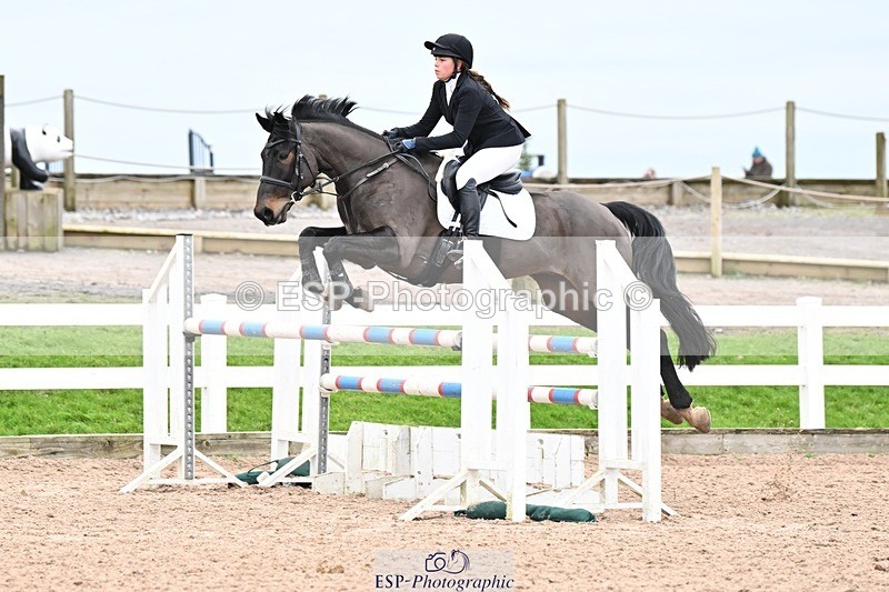 250112-130307-01356 - Cls 20 Newcomers and 1.10m Open