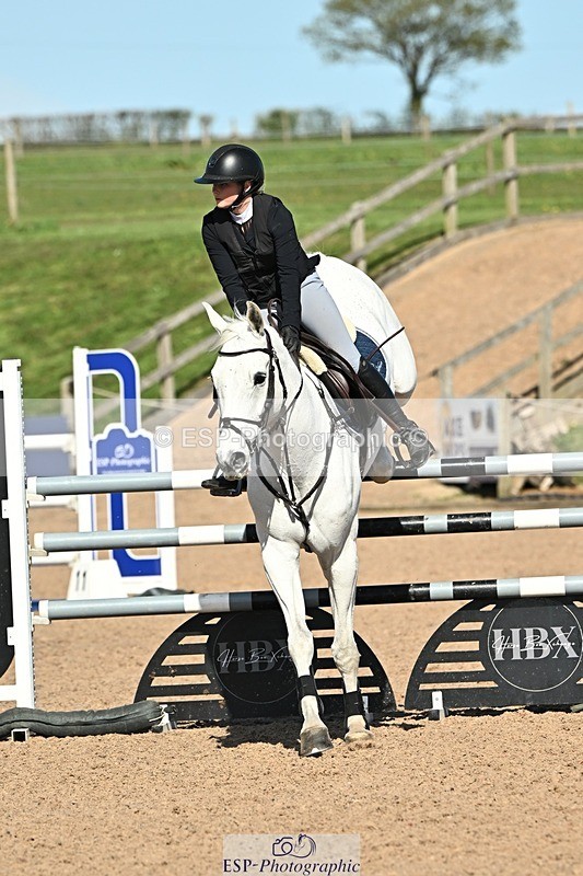 250416-154142-01817 - Cls 6 Foxhunter and 1.20m