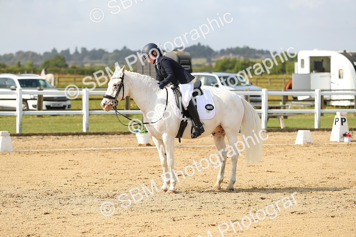 SBM_015598 - Class 13 - Novice 23 - 9.54-11.04