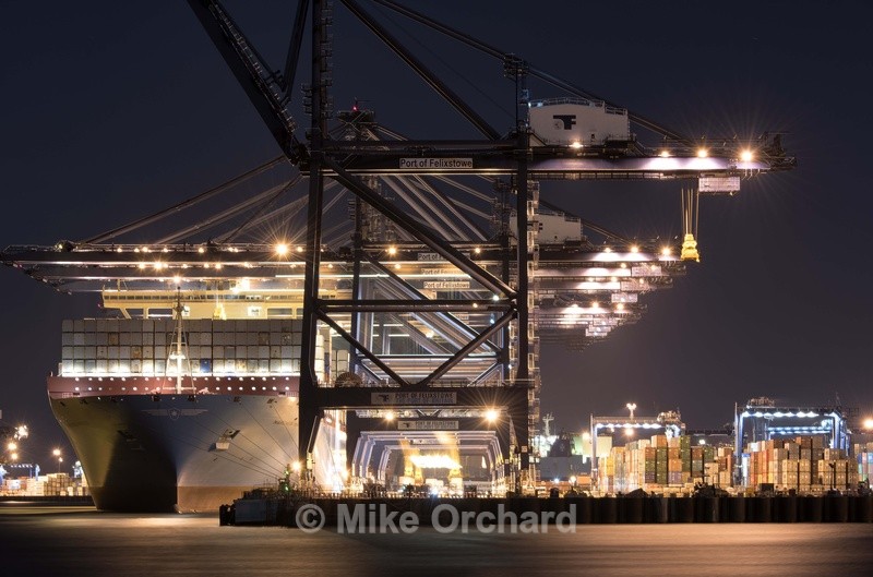 Felixstowe Dock Container Loading - Felistowe Port