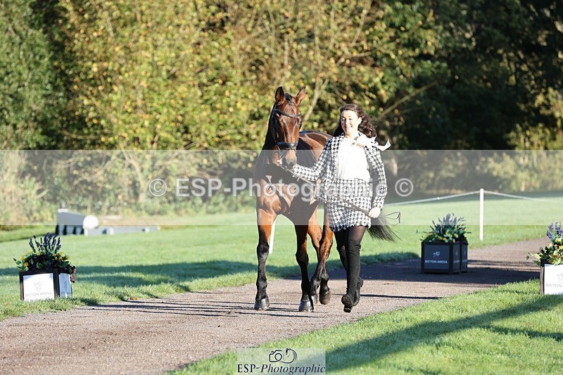 241027-083418-14667 - 390-Pippa.Howell-Phippard-NO.LIMIT.II